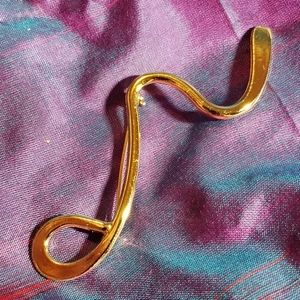 Squiggly line vintage brooch gold tone pin squiggle